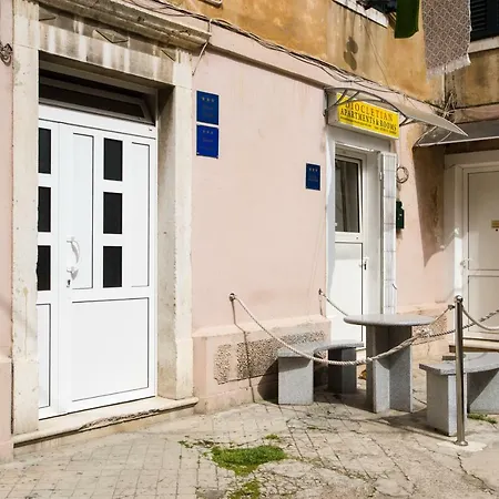 Nona Lena Studio Apartment